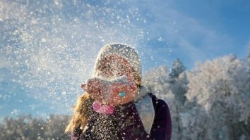 ANM anunță ninsori și viscol în Ajunul Crăciunului. Cum va fi vremea de sărbători