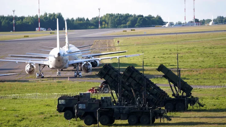 Lituania declară stare de urgență „din motive de securitate națională” din cauza Belarusului. În 2025, aproximativ 600 de baloane și 200 de drone cu contrabandă au intrat în spațiul aerian