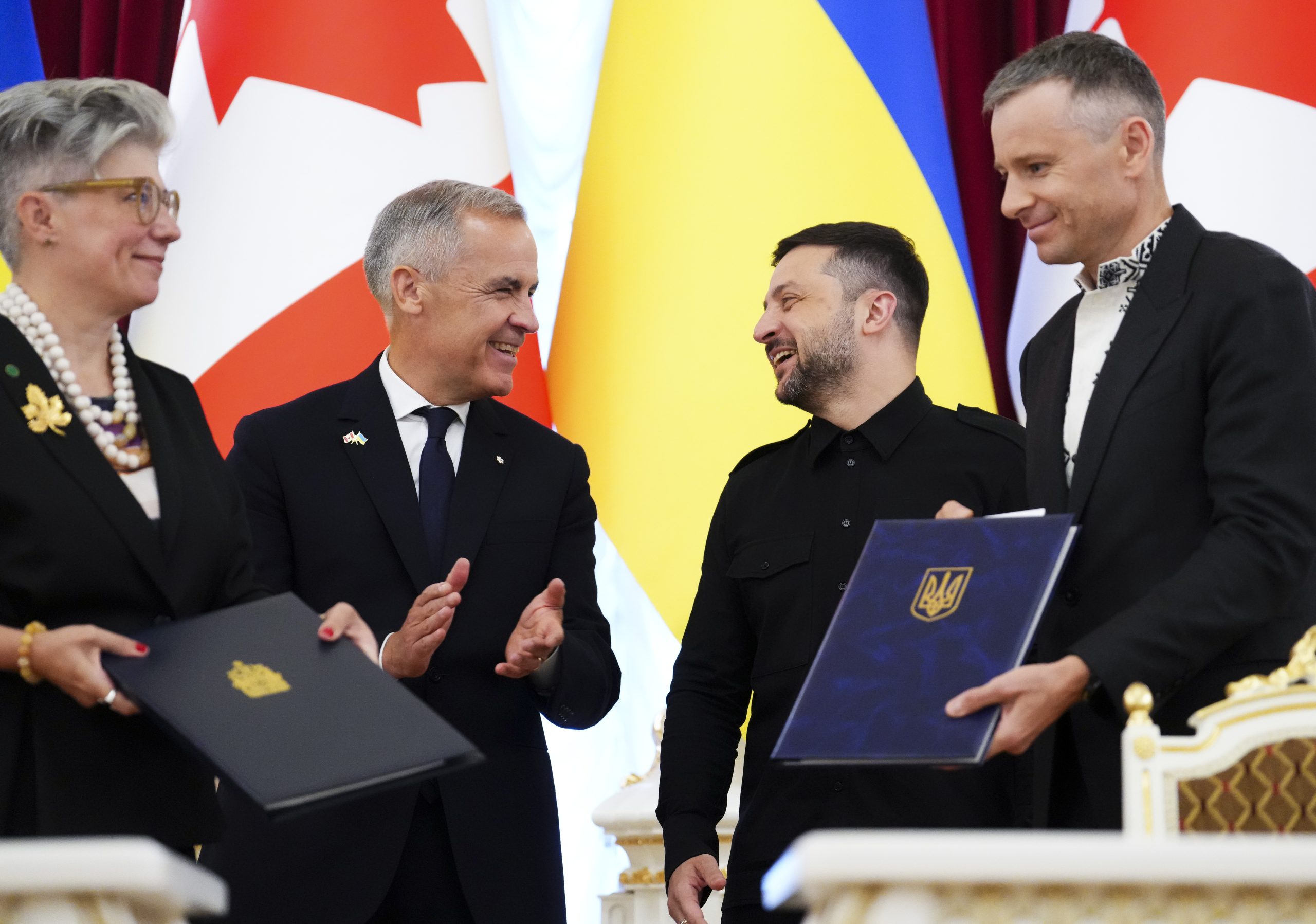 Canada acordă un nou sprijin de 2,5 miliarde de dolari Ucrainei și condamnă ultimele atacuri ale Rusiei. Carney s-a întâlnit cu Zelenski înainte de discuțiile cu Trump