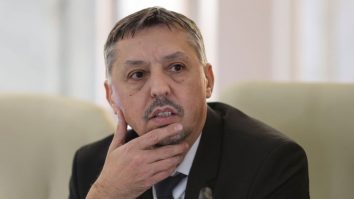 Daniel David a luat în vizor cadrele didactice. Ministrul Educației îi obligă pe diriginiți să verifice ce teme primesc elevii de la ceilalți profesori