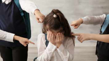 Profesorii din Marea Britanie vor fi instruiți să recunoască din timp „semnele de misoginie” în școli