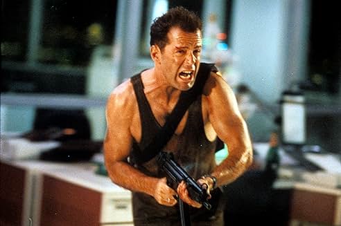 E sau nu „Die Hard” un film de Crăciun? Un nou sondaj arată că 44% dintre britanici spun că „nu”. Care sunt cele mai populare filme de sărbători