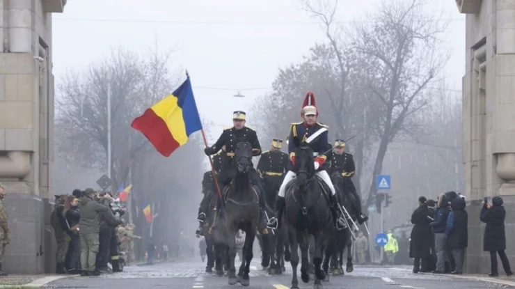 Parada Militară de Ziua Națională: 3.000 de militari români și NATO au defilat împreună la 107 ani de la Marea Unire
