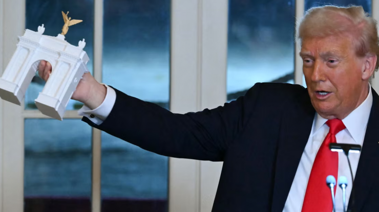 Trump e dat în judecată pentru planul de a construi o sală de bal: „E o distrugere a istoriei. Niciun Președinte nu are voie să demoleze părți din Casa Albă fără consultări oficiale”