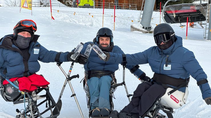 (P) Echipa Caiac SMile a reprezentat România la prima sa competiție internațională de Sit-Ski cu o echipă completă