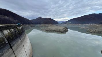 Peste 100.000 de români din Prahova și Dâmboviţa rămân fără apă potabilă încă 7 zile. „Apele Române” avertizează că problemele ar putea dura chiar șase luni