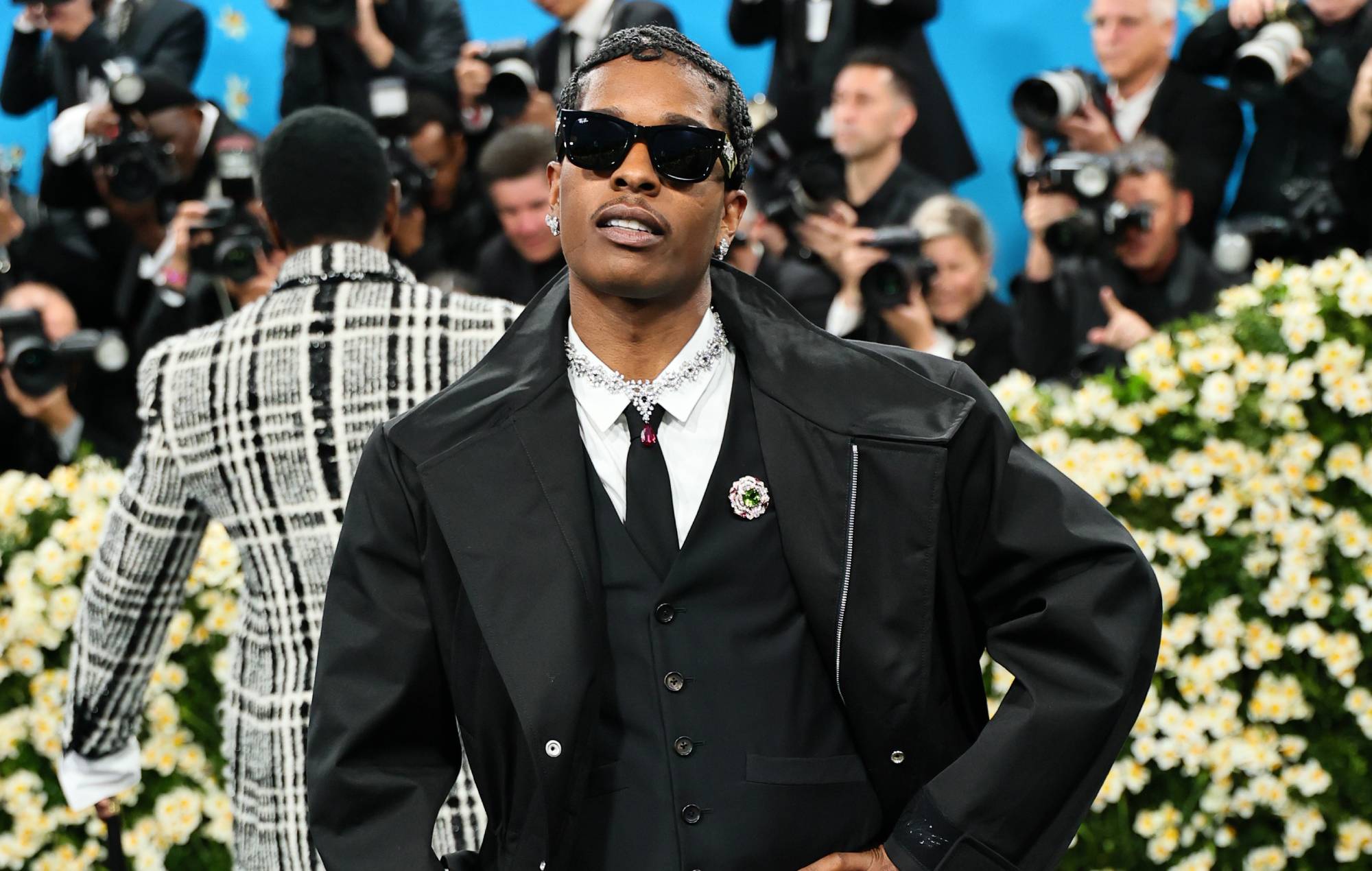 A$AP Rocky devine noul ambasador al casei de modă Chanel. Directorul artistic Matthieu Blazy: „Suntem încântați să-l primim la Chanel și sunt încântat să lucrăm din nou împreună”