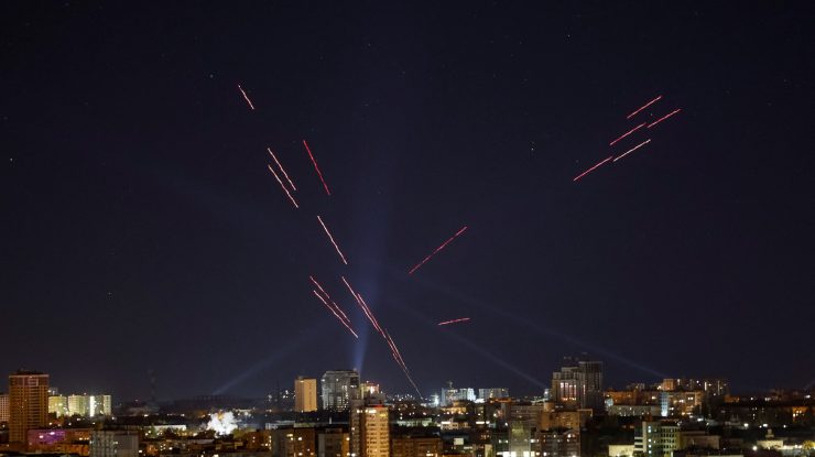 Zelenski acuză Rusia că sabotează pacea după atacurile devastatoare asupra Kievului