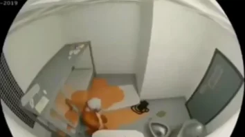 Administrația Trump a publicat și apoi șters un video AI care arăta sinuciderea lui Jeffrey Epstein