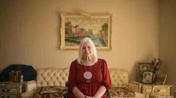 Jane Way, în vârstă de 84 de ani, este contabilă și lucrează în ture de noapte pentru un ONG. Femeia vrea să lucreze până la 100 de ani