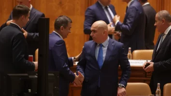 Încă o ceartă în Coaliție, în prag de Crăciun. Ilie Bolojan îl ceartă pe Sorin Grindeanu pentru încercarea de a o înlătura pe Diana Buzoianu de la Ministerul Mediului. PSD: „Miniștrii cu management prost trebuie pedepsiți”