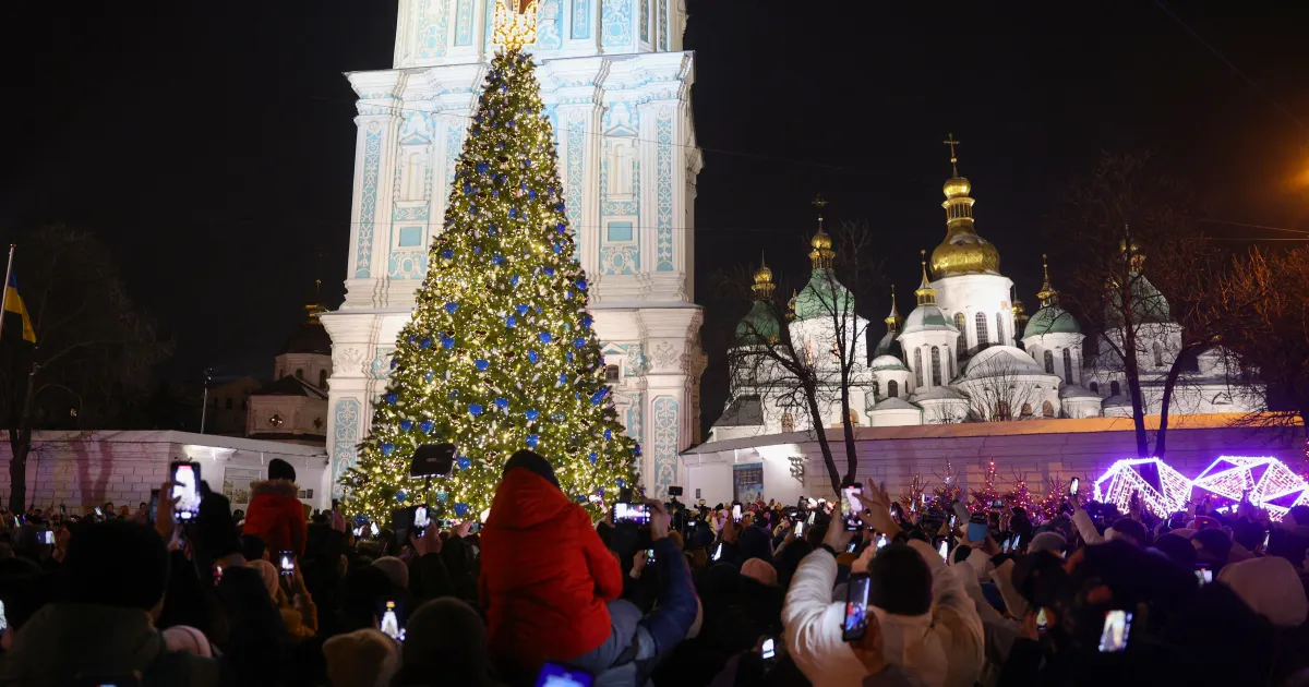 Rusia refuză din nou armistițiul de Crăciun în Ucraina. Zelenski: „Poate că toți îi vrem moartea lui Putin, dar ne rugăm la Dumnezeu pentru pace”