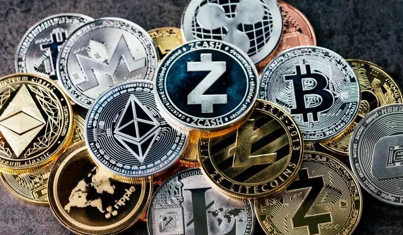 Uită de cadourile de Crăciun clasice! Criptomonedele sunt noul trend în 2025