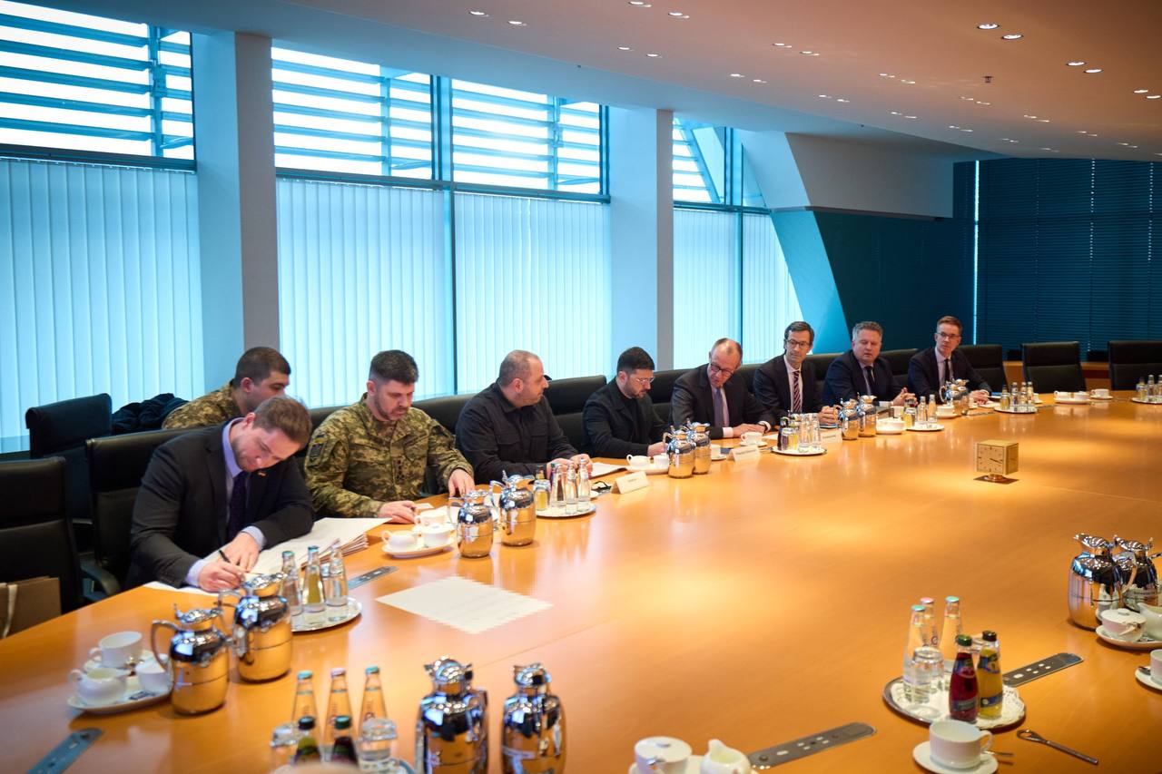 Negocierile SUA-Ucraina de la Berlin s-au încheiat. Potrivit primelor informații, Zelenski a respins propunerea SUA de a crea o zonă economică liberă în Donbas: „Retragerea unilaterală a trupelor ar fi o capitulare”