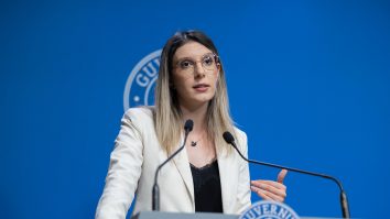 Diana Buzoianu spune că nu va demisiona. Ministra Mediului a mers într-o vizită surpriză la barajul de la Paltinu. Buzoianu spune că ia în calcul desființarea ESZ Prahova