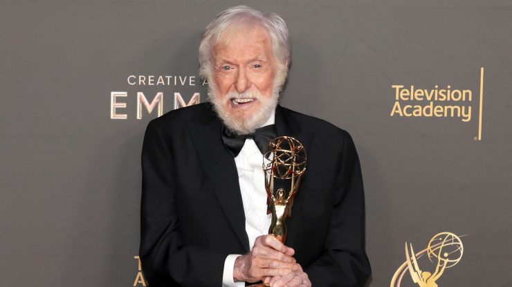 Dick Van Dyke împlinește 100 de ani. Legenda Hollywood-ului este de peste 70 de ani pe scenă