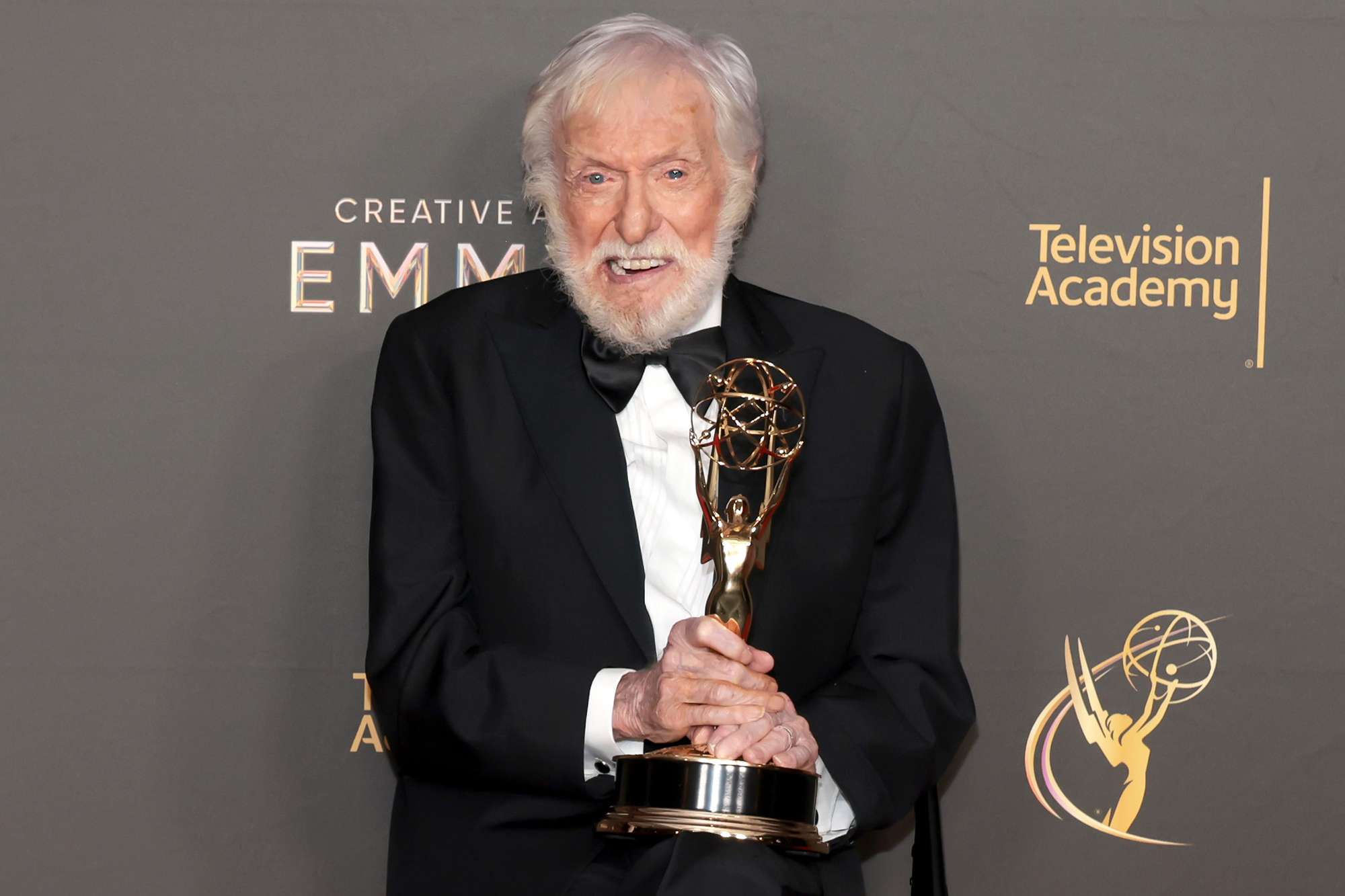 Dick Van Dyke împlinește 100 de ani. Legenda Hollywood-ului este de peste 70 de ani pe scenă