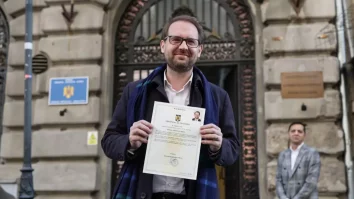 Dominic Fritz a devenit oficial cetățean român. Primarul Timișoarei și liderul USR a depus astăzi jurământul