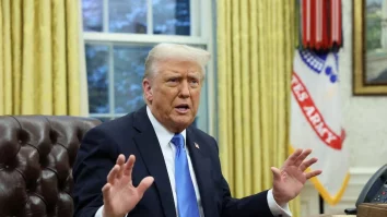 Trump confirmă primul atac terestru în Venezuela: SUA au „distrus o mare fabrică. A avut loc o explozie în zona docurilor unde se încarcă drogurile pe bărci”