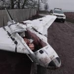 Poliția din Moldova a recuperat o dronă militară dezmembrată de doi localnici din Pepeni