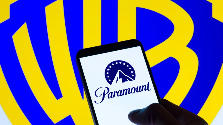 Paramount revine în forță în cursa pentru Warner Bros, după ce Larry Ellison garantează personal 40,4 miliarde de dolari. Investitorii WB se declară deschiși la o ofertă superioară celei Netflix