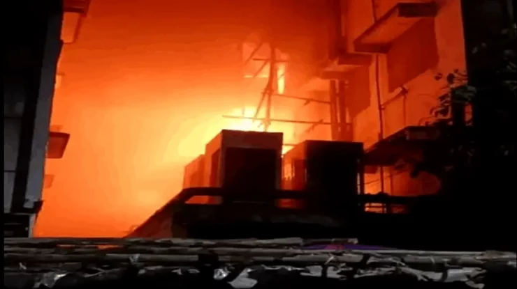 Un incendiu a izbucnit într-un club de noapte din India. 23 de persoane au murit, printre care și turiști. Premierul Narendra Modi a transmis condoleanțe familiilor