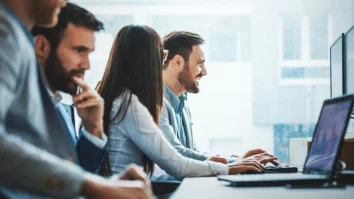 ThreatLocker, o firmă americană de securitate cibernetică, iși premiază angajații cu mașini de lux de peste 170.000 de dolari