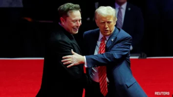 Elon Musk a început să finanțeze campaniile Republicanilor pentru alegerile din 2026. Miliardarul se reapropie de Trump, după disputa gravă care l-a determinat să părăsească DOGE