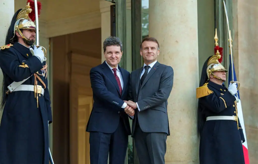 Ce a discutat Nicușor Dan cu Macron la Palatul Elysée? Apărarea României, războiul din Ucraina și securitatea la Marea Neagră, pe agendă: România va achiziționa radare noi din Franța