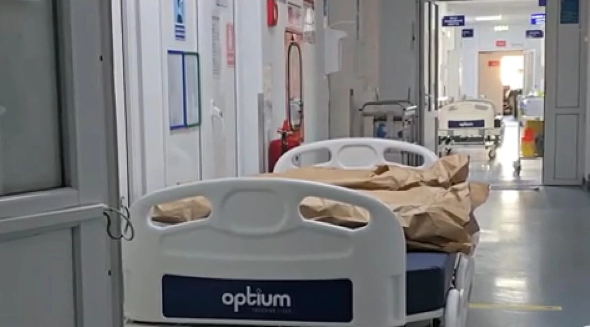 Spitalul Județean Botoșani a cumpărat 600 de paturi care nu încap pe ușile saloanelor