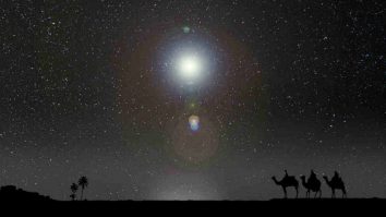 De ce nu ne mai bucurăm de Crăciun ca altadată? Preotul Dr. Ion Stoica: „Din nefericire, ne-am cam pierdut sensul existenței și al vieții. Dumnezeu ne-a dat lucruri ca să le folosim, iar pe oameni să-i iubim. În lumea de azi, e invers. Suntem închiși în propriul egoism”