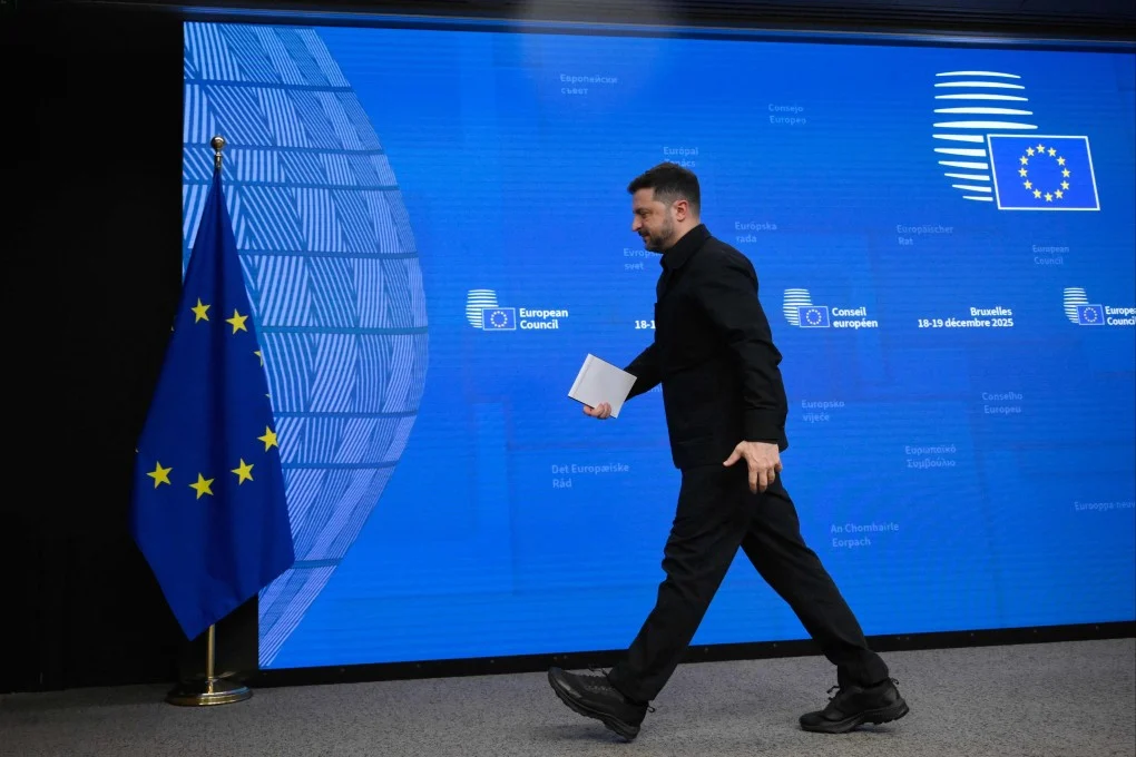 După 17 ore de negocieri dure, liderii UE au decis să abandoneze momentan ideea utilizării activelor rusești înghețate. Cum va fi finanțată Ucraina