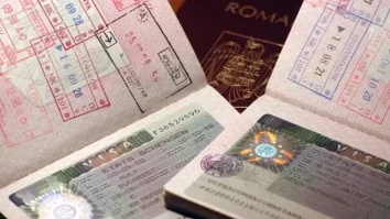 Companiile Google și Apple avertizează angajații cu viză să evite călătoriile internaționale. Care sunt motivele