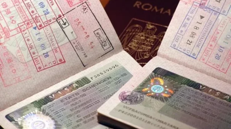 Companiile Google și Apple avertizează angajații cu viză să evite călătoriile internaționale. Care sunt motivele