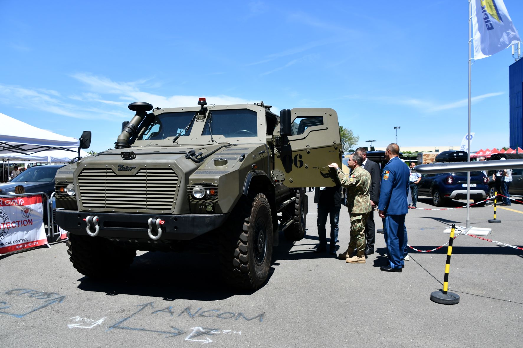 România are primul blindat 4×4 la standarde NATO, dezvoltat în țară, datorită parteneriatului Moreni-BlueSpace Technology. Constantin Pintilie, fondator: „VLAH este doar începutul. Într-o lume aflată în război, România nu își mai permite să depindă exclusiv de importuri”