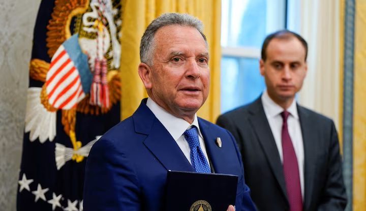 Trimisul special al lui Trump, Steve Witkoff, se întâlnește vineri la Miami cu consilierii de securitate națională ai Ucrainei, Germaniei, Franței și Regatului Unit, înainte de negocierile din weekend cu Rusia. Putin își menține cerințele maximaliste