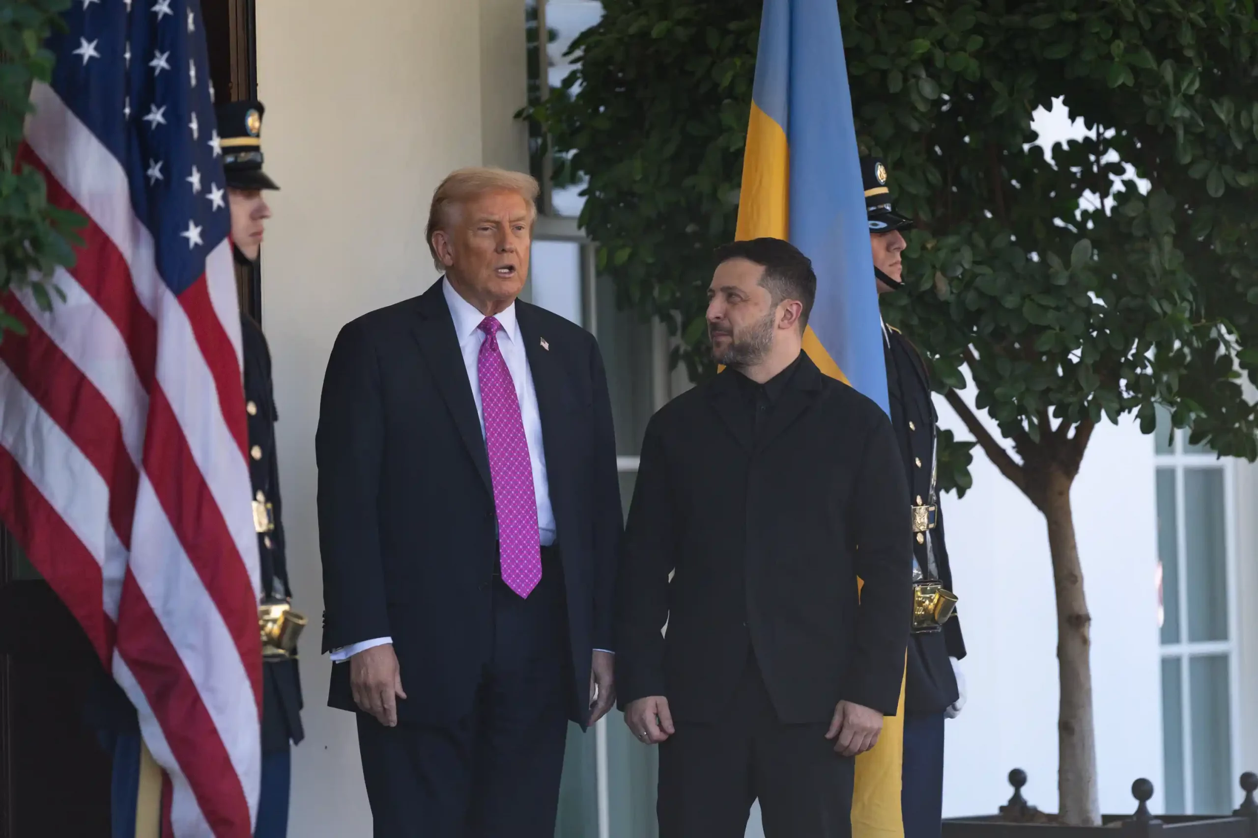 Zelenski anunță o întâlnire „la cel mai înalt nivel” cu Trump, pentru a definitiva acordul de încheiere a războiului din Ucraina. Întâlnirea ar putea avea loc duminică, la Mar-a-Lago: „Multe pot fi decise înainte de Anul Nou”
