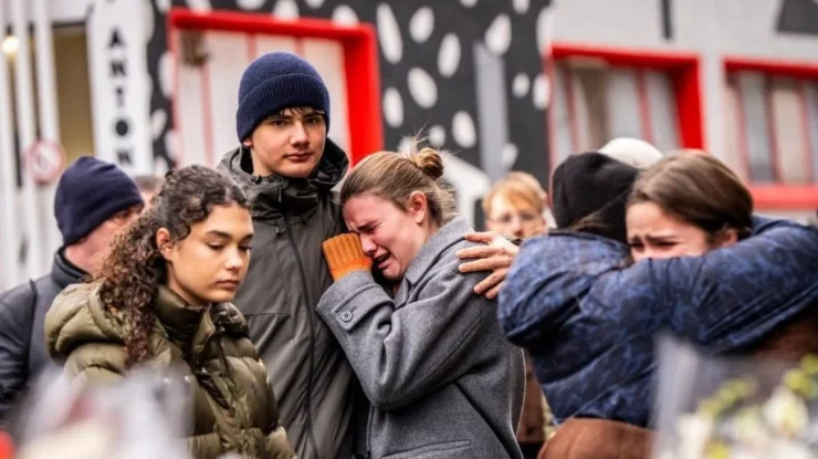 Poliția Elvețiană a identificat toate cele 40 de victime ale incendiului din barul din Crans-Montana. Jumătate dintre cei decedați sunt minori. Guvernul de la Berna anunță doliu național pe 9 ianuarie