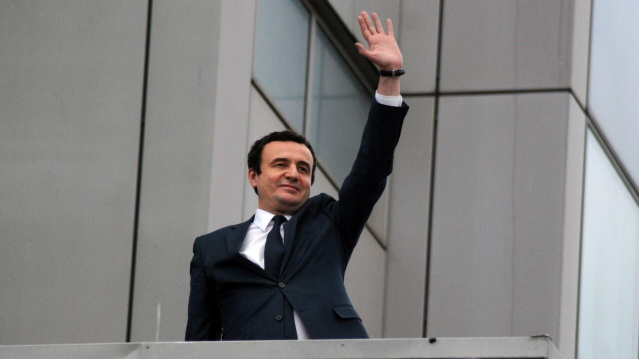 Albin Kurti câștigă alegerile parlamentare din Kosovo cu 51,1% din voturi, după renumărarea voturilor