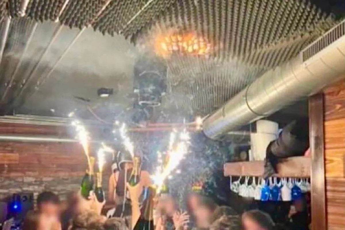 MAE afirmă că un tânăr român este crezut dispărut în urma incendiului din Elveția. Ce se știe despre tragedia din barul Le Constellation