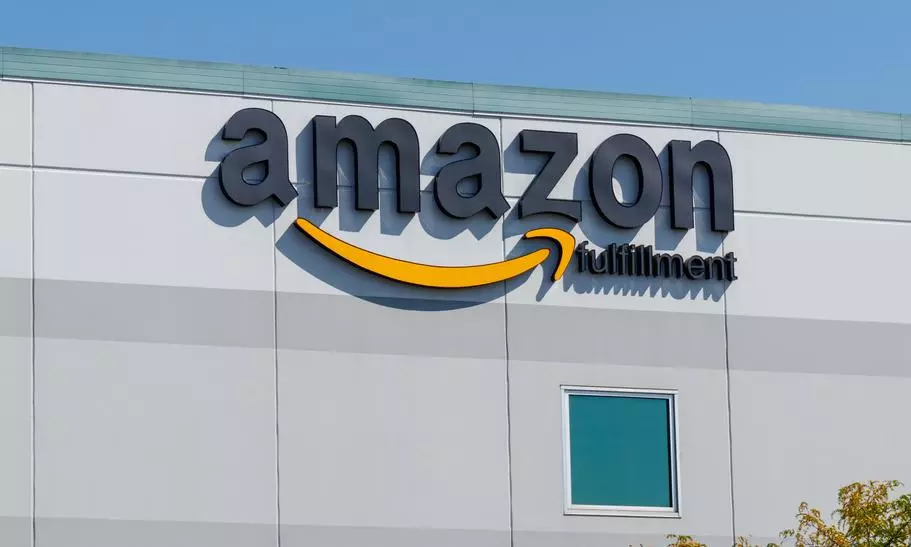 Amazon concediază 16.000 de angajați și închide mai multe magazine fizice. Unii angajați au primit din greșeală un e-mail privind concedierea