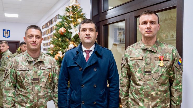 Ministrul Apărării, Radu Miruţă, a declarat că 1.000 de militari voluntari vor fi pregătiţi în 2026. Aceştia vor primi 27.000 de lei la finalul stagiului de patru luni