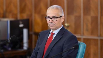Ministrul Justiției, Radu Marinescu, reacționează după ce a fost acuzat de plagiat de Emilia Șercan: „Am respectat îndrumările și standardele de etică și de calitate științifică, în conformitate cu legislația din acel moment”