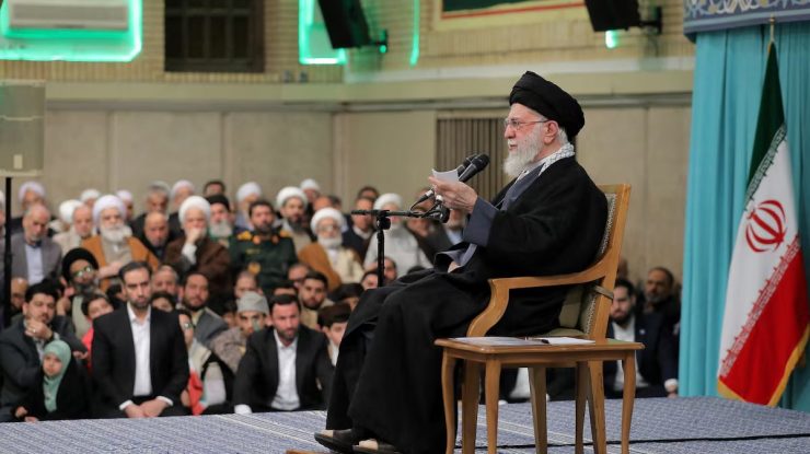 Liderul Suprem al Iranului, Ali Khamenei, îl numește pe Trump „criminal” și îl acuză pentru cele mai sângeroase proteste din ultimele decenii din Iran: „America vrea să devoreze Iranul. Nu vom lăsa criminalii internaționali să scape”