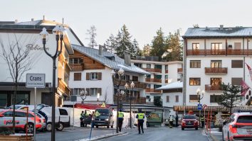 Raed Arafat: „Multe dintre procedurile aplicate la tragedia din Crans-Montana au fost create după Colectiv”. 47 de persoane au murit în incendiul izbucnit într-un bar din Elveția. România trimite o aeronavă militară pentru a transporta șase pacienți cu arsuri grave la Paris