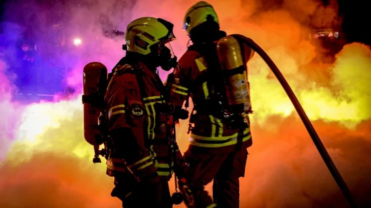 Berlin a rămas fără curent pentru 50.000 de locuințe după ce o rampă de cabluri a fost incendiată. Poliția a deschis o anchetă penală