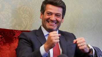 André Ventura e favorit în cursa pentru Președinția Portugaliei. Felix Damian, corespondent Aleph News în Spania: „Promite un Ferrari fiecărui cetățean și vin la robinet”