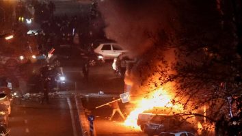 3.000 de oameni au fost uciși în protestele violente din Iran. Trump analizează toate opțiunile SUA pentru o intervenție militară: „Iranieni, nu vă opriți din protestat! Ajutorul e pe drum”