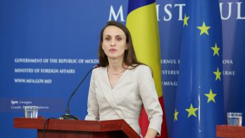 Oana Țoiu spune că România nu este în pericol după amenințările Iranului: „Repercusiunile Iranului vor fi doar la nivel diplomatic”. În paralel, Rusia încasează 1.730 de dolari pe secundă de pe urma războiului din Iran