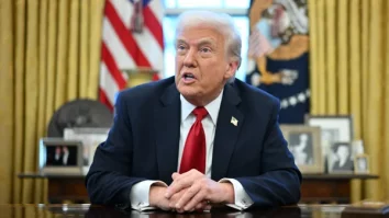 Donald Trump amenință cu tarife comerciale țările care vând petrol Cubei. Ordinul semnat de Trump descrie Cuba ca o „amenințare extraordinară” pentru securitatea SUA